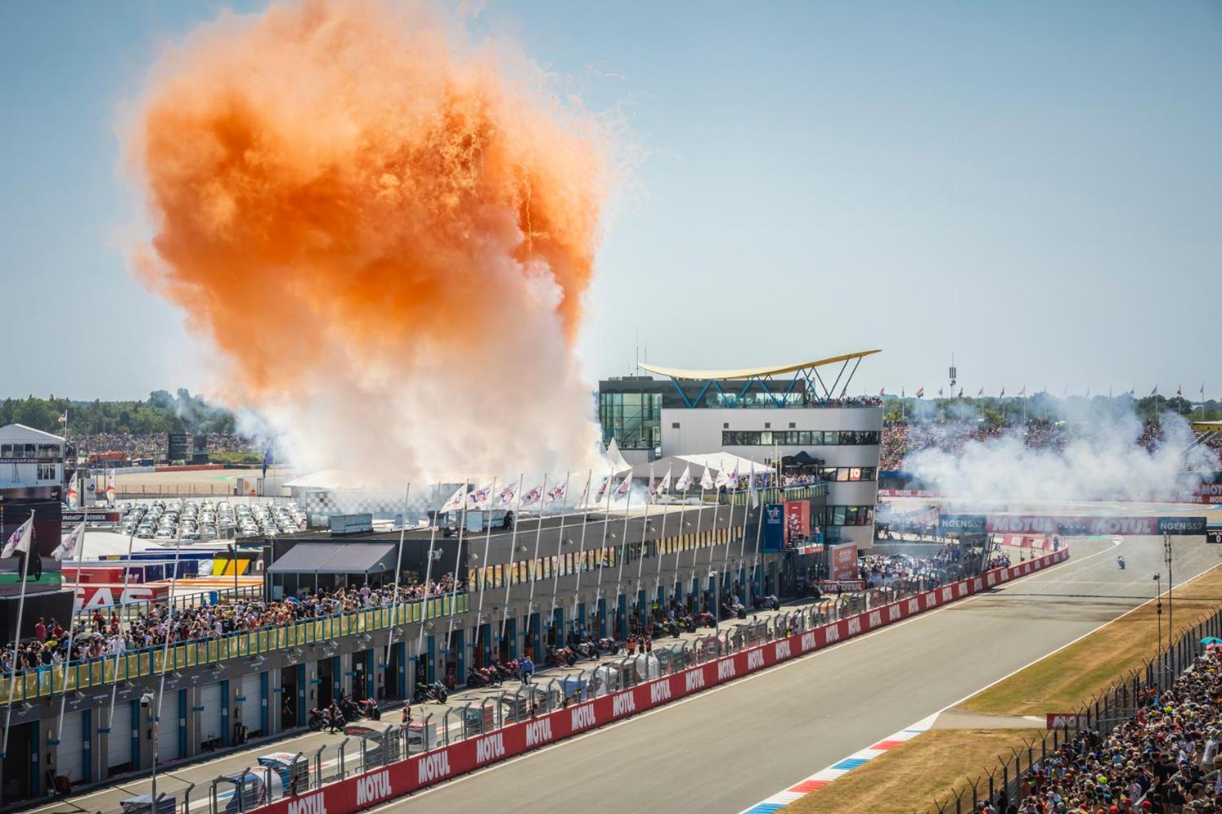 100 Jaar Tt Circuit Assen 2025 Glamping Incl Stroom المظهر الخارجي الصورة