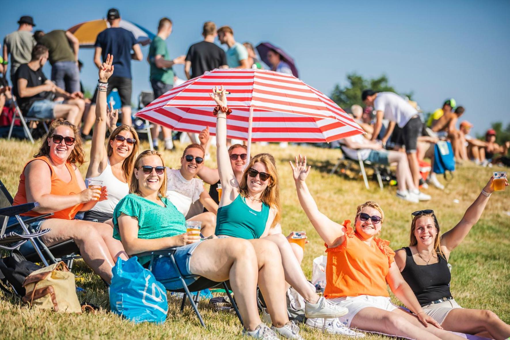 100 Jaar Tt Circuit Assen 2025 Glamping Incl Stroom المظهر الخارجي الصورة